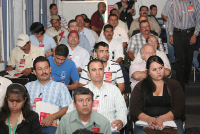 El objeto de los cursos de capacitación es transferir tecnología de vanguardia sobre el control de plagas y enfermedades en hortalizas, agricultura orgánica y agricultura protegida a productores, técnicos y público en general.