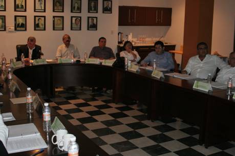 Ante su Consejo Directivo, Manuel Tarriba rindió su informe de labores.